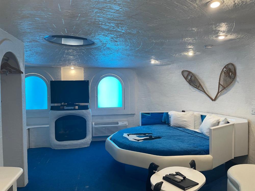 Suite interior